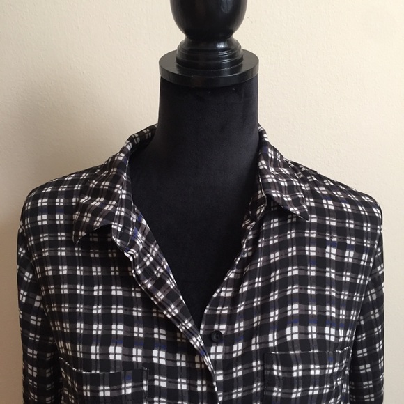 ✨SALE✨ Plaid Button-Up Shirt by Lumière - Picture 2 of 8